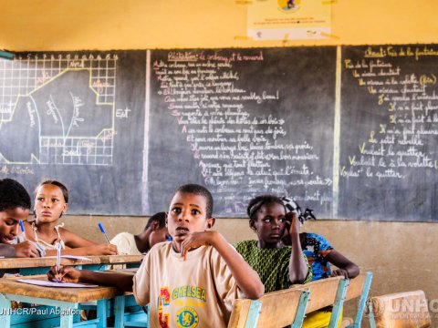 BMT QAK-ın hesabatı - Dünyadakı qaçqın uşaqların yarısı təhsildən kənarda qalıb  