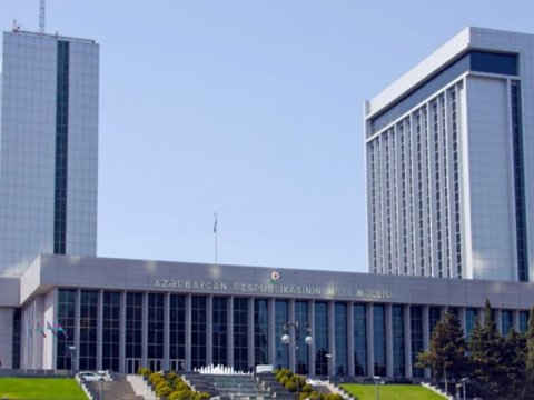 Pedaqoji fəaliyyətlə məşğul olması qadağan edilən şəxslərlə əmək müqaviləsi bağlayanlar cərimələnəcək
