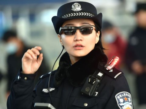 Çində məktəblilərə hücum olub, xəsarət alanlar var