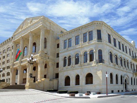 Bakıda məktəblinin intihara cəhdi ilə bağlı cinayət işi başlandı