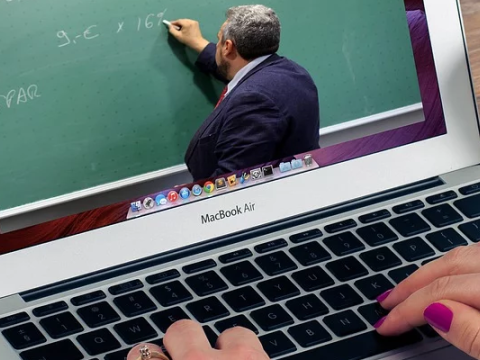 Onlayn dərs və videokonfranslar internetin sürətinə necə təsir edir? - Nazirlikdən açıqlama  