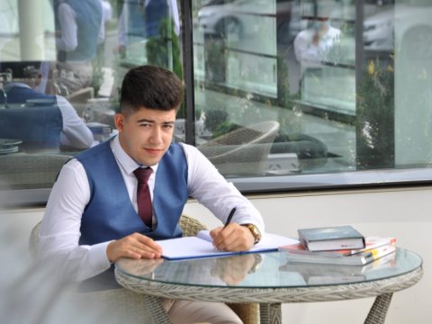 Kürdəmirli əkizlər Bakı Ali Neft Məktəbini seçdi