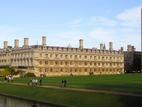 Böyük Britaniyanın universitetlərində koronavirusa yoluxma halları artır