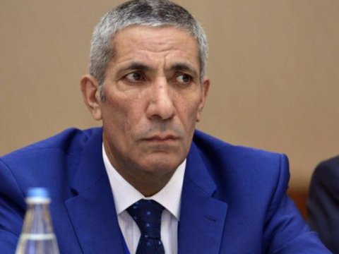 “Uşaq 12 kiloqramlıq çantanı necə daşısın?” - Siyavuş Novruzov