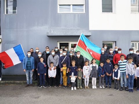 Fransadakı “Qarabağ” məktəbində Azərbaycana dəstək tədbiri keçirilib - FOTOLAR