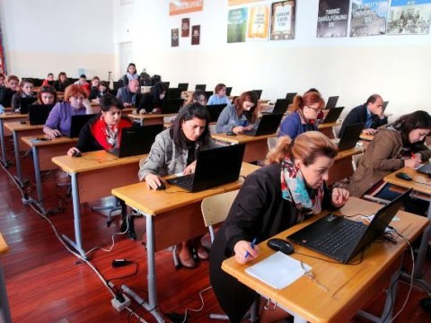 Yeni direktor təyin olunan şəxslə əmək müqaviləsi nə qədər müddətə bağlanılır?-SƏNƏD  