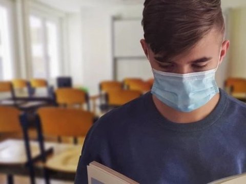 Azərbaycanda daha 52 şagirddə koronavirus aşkarlandı