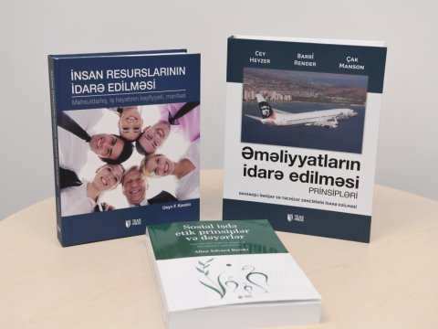Azİİ Elektron Kitab Evinə yeni nəşrlər hədiyyə edildi    