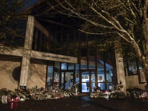 Fransada müəllimin qətli ilə əlaqədar yeddi nəfər mühakimə olunacaq