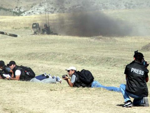   Hərbi jurnalistika tədrisinin keyfiyyəti – “Paraşüt” jurnalistlər meydana çıxıb