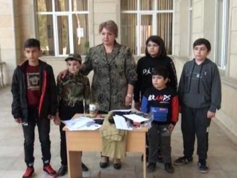 “Onun böyük ürəyi”: 10 yaşlı məktəbli xərcliyini ordumuza bağışladı - VİDEO