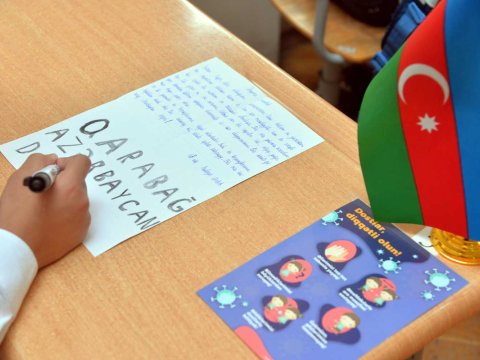 Bakı məktəblisindən orduya dəstək - FOTO/VİDEO