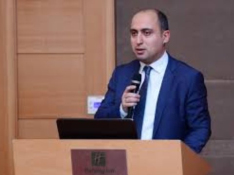 “Ən optimal qərar tədrisin distant formada həyata keçirilməsidir” – Emin Əmrullayev