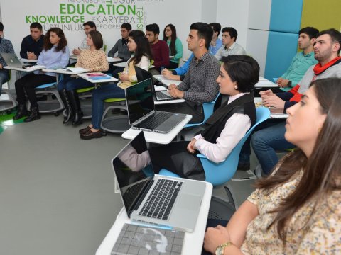  102 tələbə Prezident təqaüdünə layiq görüldü  