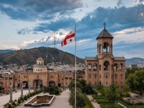 Gürcüstanda məktəblər sabahdan distant rejimə keçir