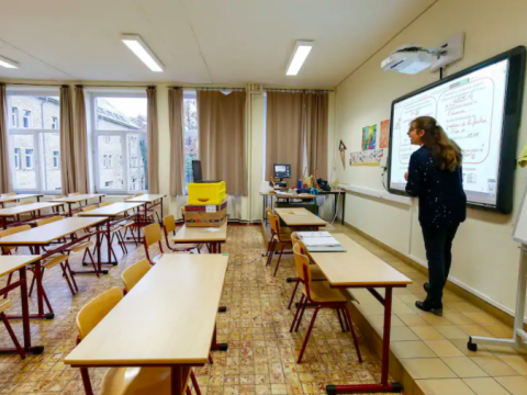 Ölkələrdə məktəblərin son durumu - Maskalanmış təhsilin acı fotoları