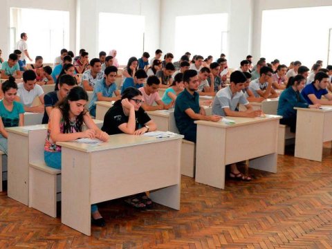 Dərs proqramının ağırlığı müəllimlərə öz müqəddəs peşələrini unutdurub-Pedaqoq  