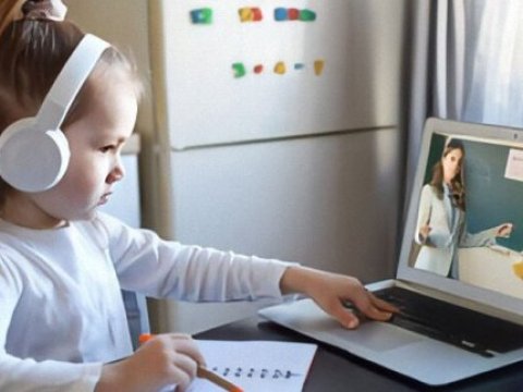 “İnternet o qədər zəifdir ki, məcbur qalıb, özüm də kameranı bağlayıram” – Distant dərslər mövsümü