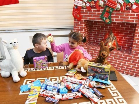 Heydər Əliyev Fondu uşaq evləri və internat məktəblərinə Yeni il sovqatları göndərdi  