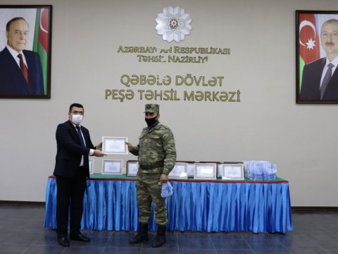 Vətən müharibəsində iştirak etmiş müəllim və tələbələr təltif olunublar  