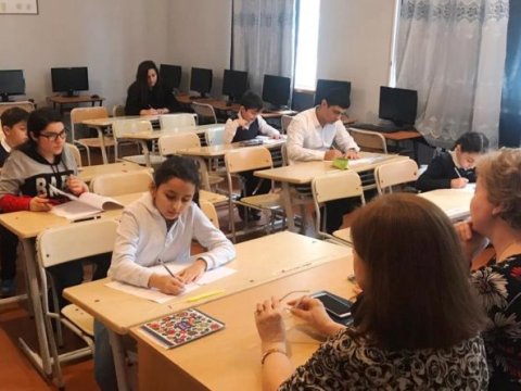 İstedadlı şagirdlər eksternat qaydasında imtahan verib