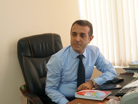 Təhsil jurnalisti:\