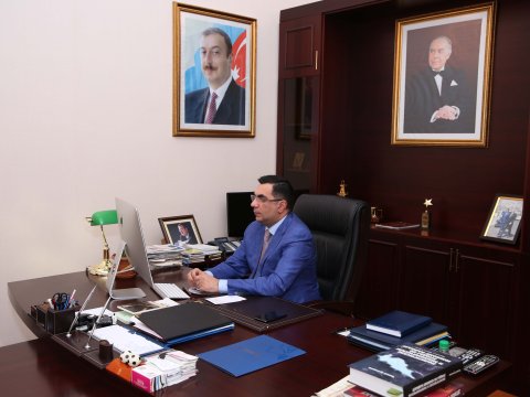Elmar Qasımov imtahan ərəfəsində tələbələrlə görüşdü   