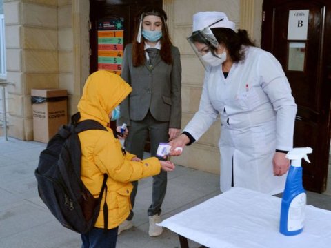 Bu valideynlər iltizam imzaladılar-Övladları əyani tədrisdə iştirak etməyəcək