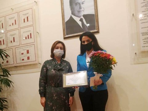 Təhsil İdarəsinin gənc əməkdaşları təltif olunub - FOTOLAR