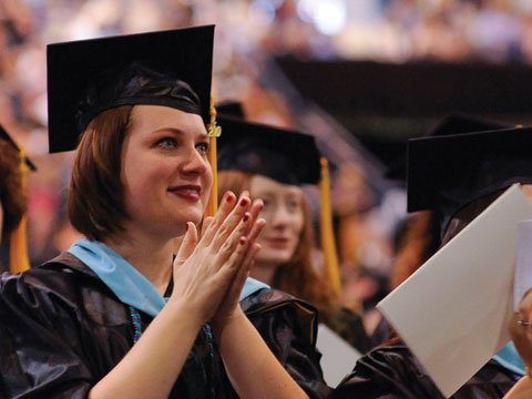 Tələbələr  köçürülmək istədikləri universitetlərə akademik transkriptlərini təqdim etməlidirlər  