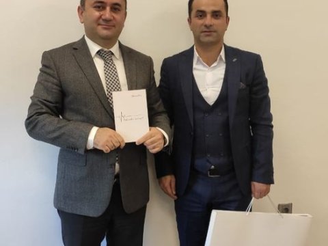 Nazir  müşaviri  müharibədən  qayıdan  müəllimlə  görüşdü – FOTO