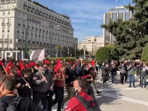 Yunanıstanda polislə tələbələr arasında toqquşmalar olub - VİDEO  