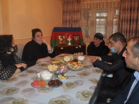 MDU əməkdaşları şəhid məzunların ailələrini ziyarət ediblər - FOTO