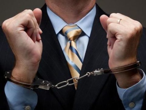 Lisey direktoru həbs edildi  