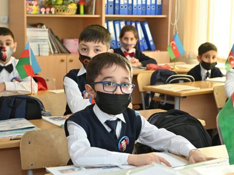 Bakının bəzi məktəblərində dərslər yenidən təxirə salınıb  