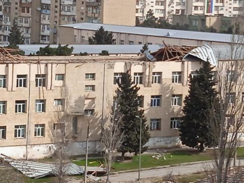 Güclü küləyin zərər verdiyi məktəblərdə durum necədir?- RƏSMİ  