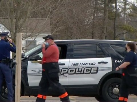 ABŞ-da məktəbdə əl qumbarası partladı: Yaralılar var  