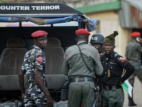 Nigeriyada məktəbə hücum olub, 13 nəfər öldürülüb  