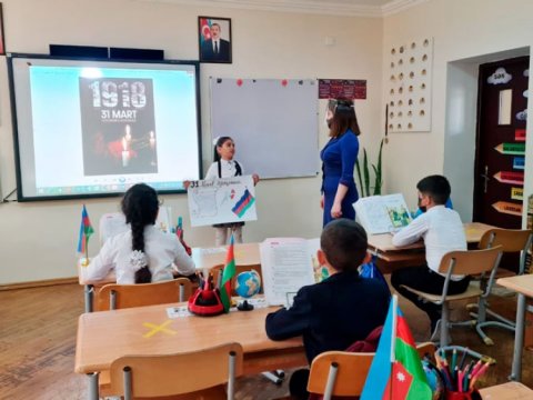 Təhsil müəssisələrində soyqırımı qurbanlarının xatirəsi anılıb  
