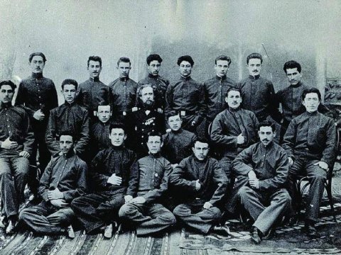 Məşhurların məktəb faciələri - Özünü güllələyən, döyülməkdən huşunu itirən yazıçılarımız