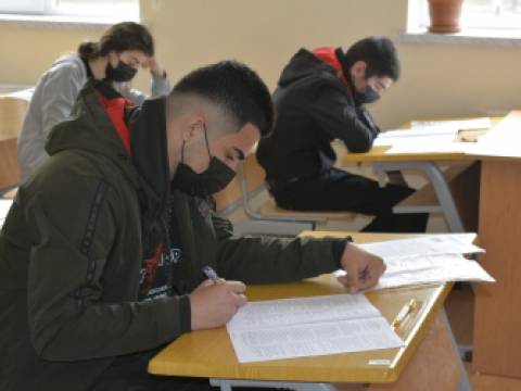 Qubada 1411 şagird biliyini sınayıb