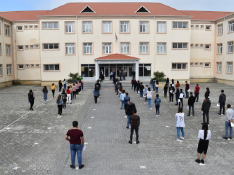 Şəkidə buraxılış imtahanları 8 mərkəzdə aparılıb