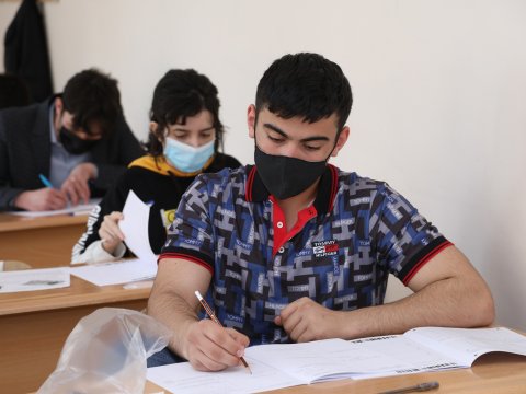 15 şəhər və rayonda buraxılış imtahanları keçirilib - FOTO