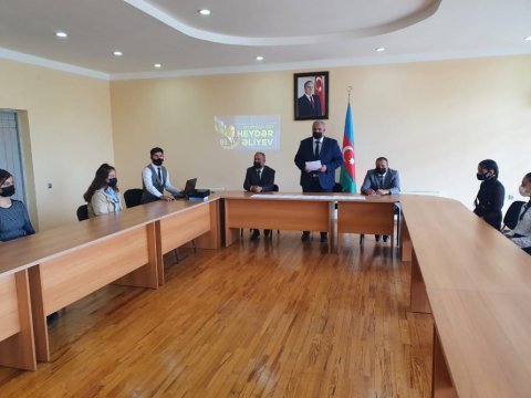 Şagirdlər arasında Ulu Öndərin xatirəsinə həsr olunmuş şeir müsabiqəsi keçirilib  