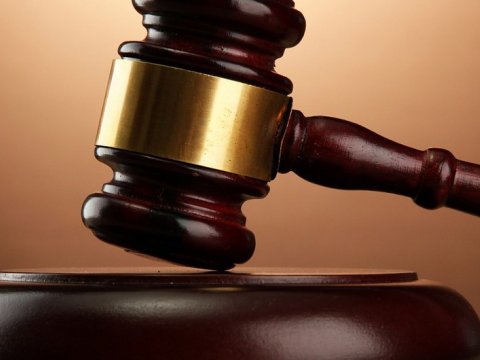 Azərbaycanda məktəb direktoruna hökm oxunub  