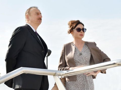 Prezident İlham Əliyev və birinci xanım Mehriban Əliyeva Nic qəsəbəsində 1 saylı orta məktəbdə olublar