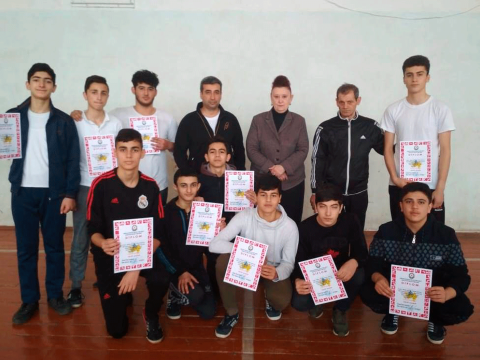 Şagirdlərinə verdiyi sözü tutan müəllim - FOTO