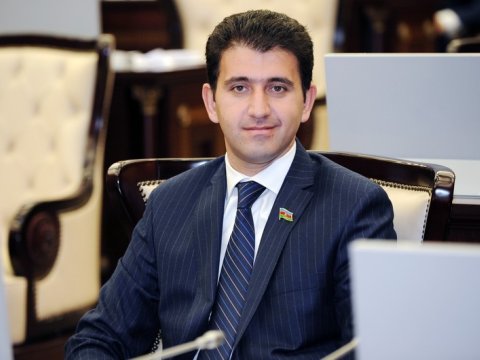 Deputat təhsil haqqını ödəyə bilməyən tələblərlə bağlı çağırış edib  