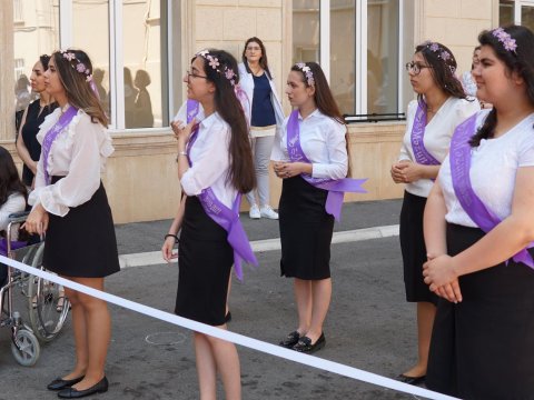 Pandemiya dövründə İLK son zəng necə keçirildi?-VİDEO(ÖZƏL)