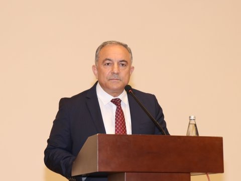 Təhsil nazirinin təltif etdiyi AzTU əməkdaşlarına təltiflər təqdim olunub
